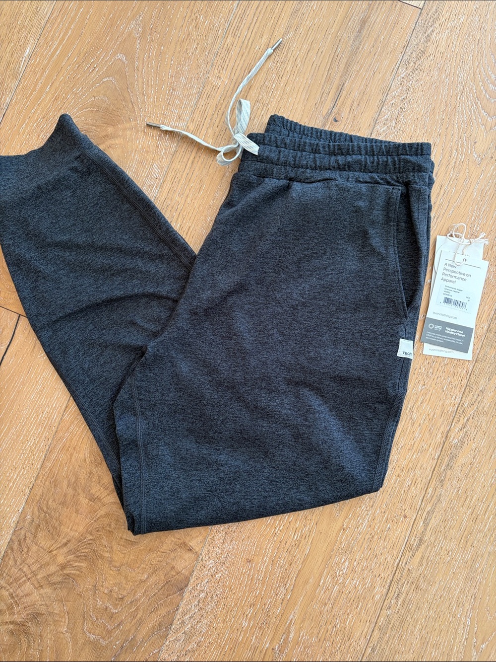 VUORI Performance Jogger Charcoal Heather (M) like new!